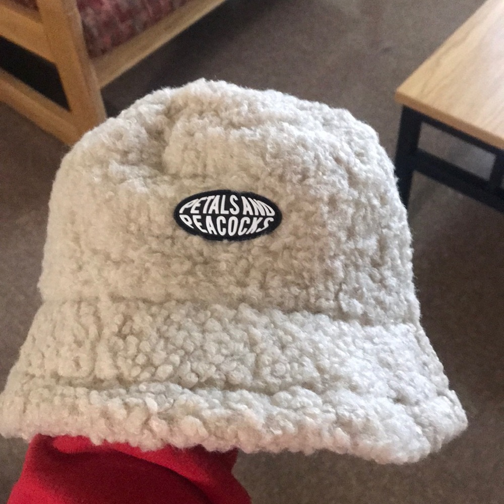 Bucket hat